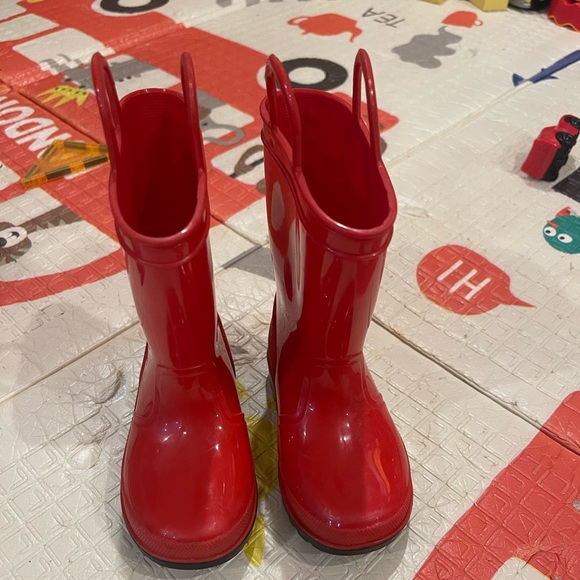 Red toddler rain boots - Picture 1 of 5